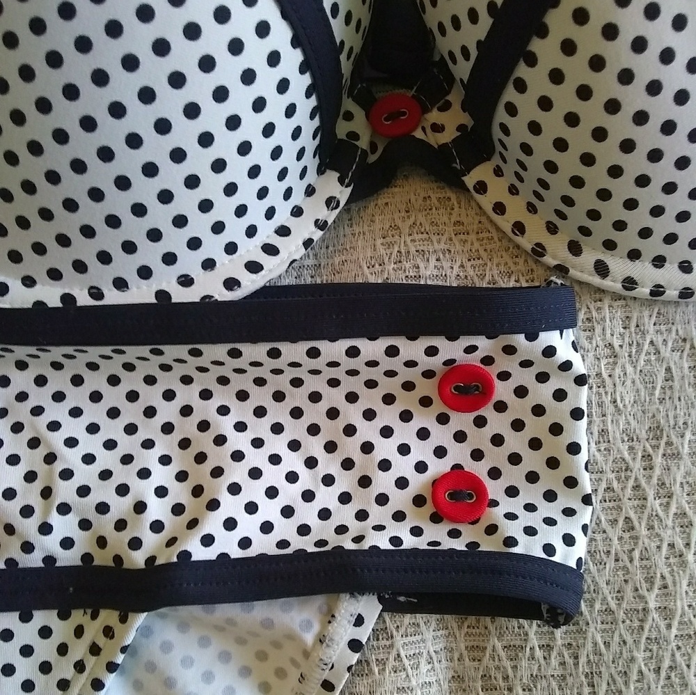 Unworn polkadot 2 piece swimsuit